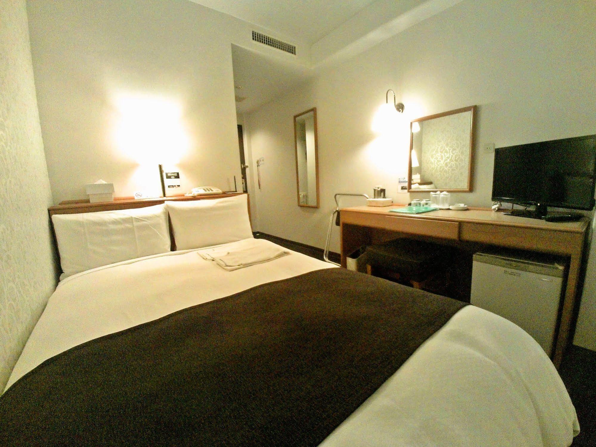 Smile Hotel Tokyo Ayase Ekimae Ngoại thất bức ảnh